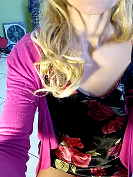 Monella78 online show from November 10, 2025, 2:27 pm