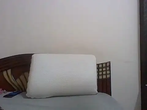 anu-anu2002 online show from February 12, 2026, 9:04 am