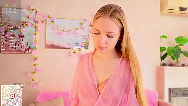 Snapshot of CindyGreen chatting on October 3, 2025, 6:21 am CindyGreen online show from October 3, 2025, 6:21 am