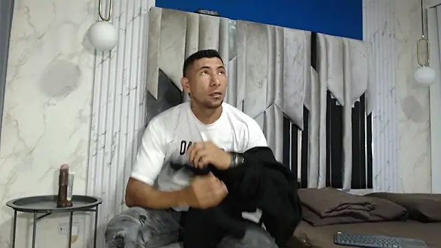 Morganandmegan online show from November 7, 2025, 11:21 am