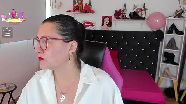 Snapshot of D_Martii chatting on September 9, 2025, 12:05 pm D Martii online show from September 9, 2025, 12:05 pm