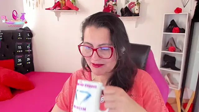 Snapshot of D_Martii chatting on September 11, 2025, 12:38 pm D Martii online show from September 11, 2025, 12:38 pm