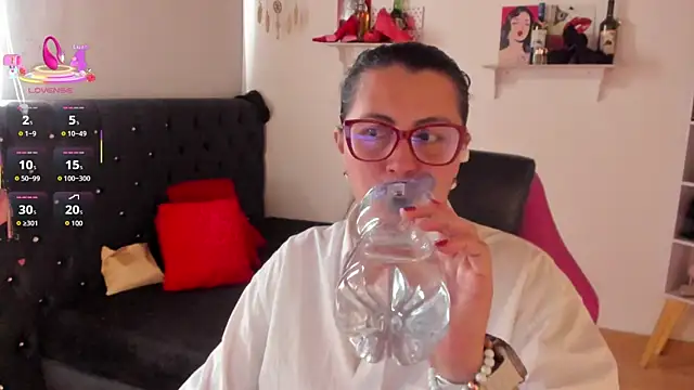 Snapshot of D_Martii chatting on September 22, 2025, 1:35 pm D Martii online show from September 22, 2025, 1:35 pm