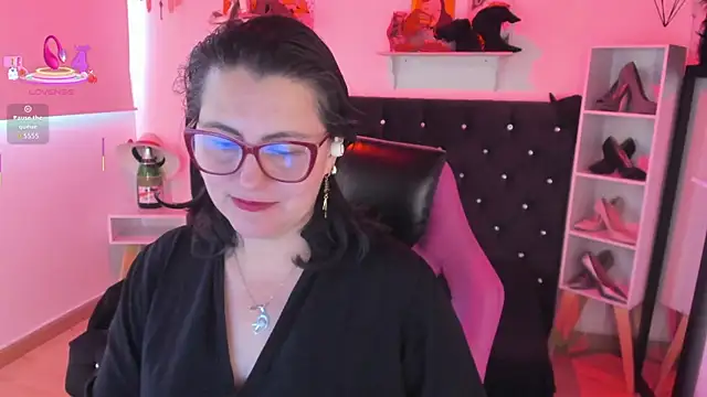 Snapshot of D_Martii chatting on October 3, 2025, 12:46 pm D Martii online show from October 3, 2025, 12:46 pm