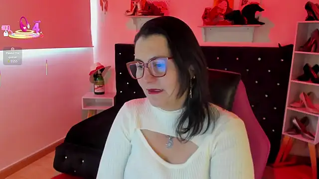 Snapshot of D_Martii chatting on October 5, 2025, 12:25 pm D Martii online show from October 5, 2025, 12:25 pm