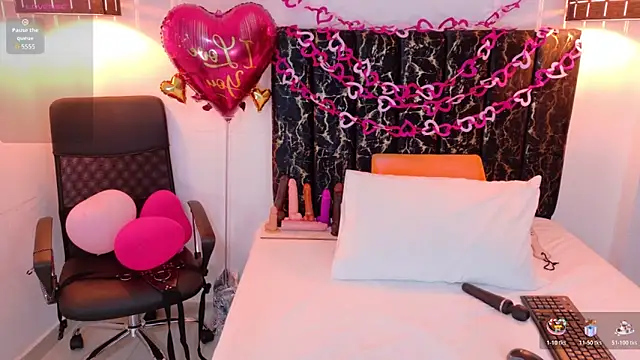 evvaa moon69 online show from February 12, 2026, 12:33 pm