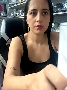 Snapshot of GiaDuque chatting on September 24, 2025, 11:24 am GiaDuque online show from September 24, 2025, 11:24 am