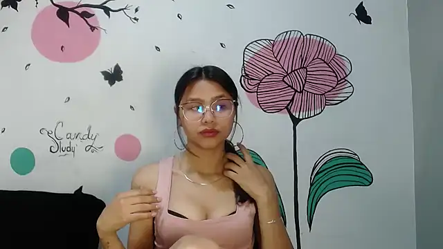 SofieLove 01 online show from October 15, 2025, 8:58 am