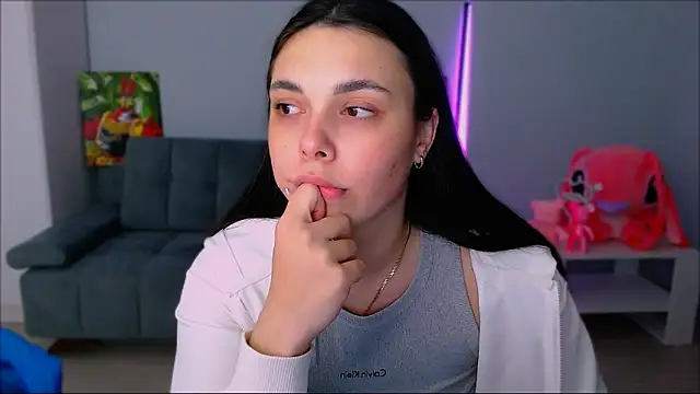 queenofthesense  online show from November 2, 2025, 4:53 pm