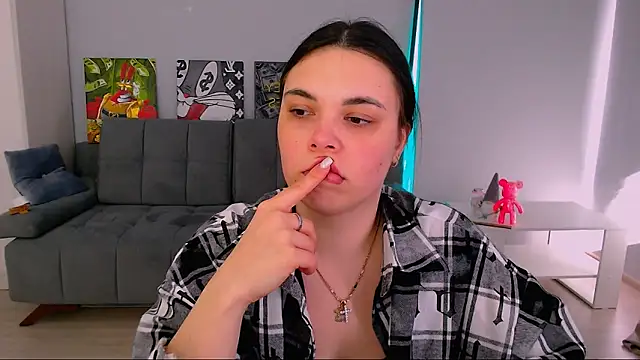 queenofthesense  online show from February 18, 2026, 9:16 am