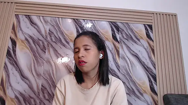 Samantha Fox69  online show from April 8, 2026, 2:11 am