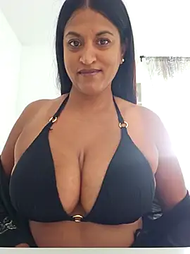 Snapshot of Busty_AriaX chatting on September 26, 2025, 8:29 am Busty AriaX online show from September 26, 2025, 8:29 am