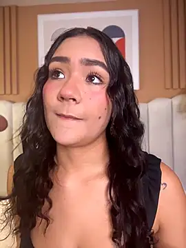 noa moon online show from February 5, 2026, 2:38 am