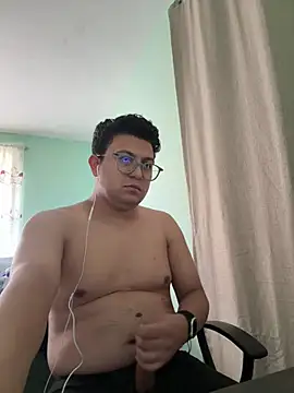 Snapshot of JaviSala chatting on July 6, 2026, 5:48 pm JaviSala online show from July 6, 2026, 5:48 pm