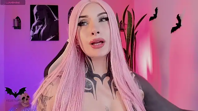 VelvetVampiree online show from April 23, 2026, 5:19 am