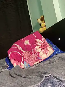 EVAH LEE  online show from April 9, 2026, 6:19 am