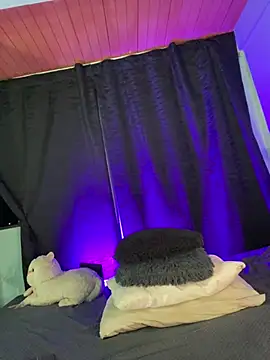 Snapshot of EVAH_LEE_ chatting on July 10, 2026, 3:55 am EVAH LEE online show from July 10, 2026, 3:55 am