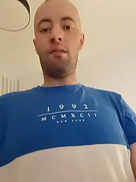 Snapshot of alexpo27 chatting on February 3, 2026, 1:37 am alexpo27 online show from February 3, 2026, 1:37 am