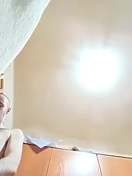 Snapshot of alexpo27 chatting on February 17, 2026, 4:42 am alexpo27 online show from February 17, 2026, 4:42 am