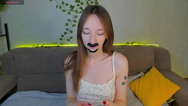 Miche1le Allenne online show from November 14, 2025, 1:04 am