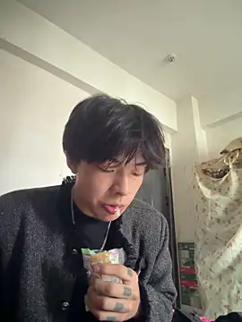 junjun1189 online show from April 3, 2026, 3:04 am