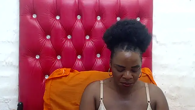 CASSANDRASTONE46 online show from October 30, 2025, 4:47 am