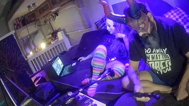 jamiezlilith online show from October 15, 2025, 12:22 am