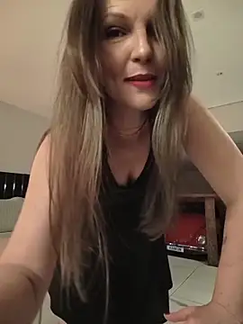 Karlacasada online show from October 25, 2025, 12:40 am