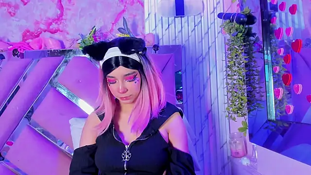 Akane Hikari  online show from April 19, 2026, 5:40 am