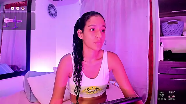 Snapshot of Amber-Sweett chatting on January 9, 2026, 12:13 am Amber-Sweett online show from January 9, 2026, 12:13 am