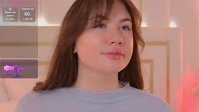 MeganStrain online show from October 5, 2025, 3:05 am