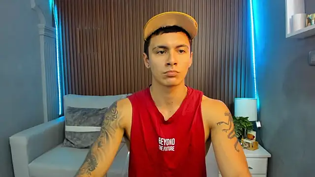 Snapshot of Leo_santoro chatting on September 24, 2025, 3:37 pm Leo santoro online show from September 24, 2025, 3:37 pm