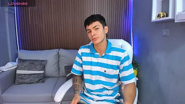 Snapshot of Leo_santoro chatting on November 13, 2025, 12:59 pm Leo santoro online show from November 13, 2025, 12:59 pm