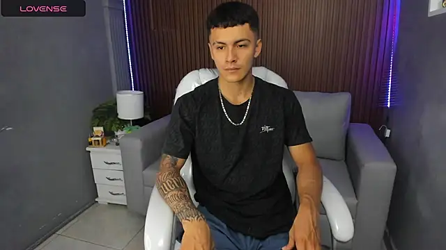 Leo santoro online show from December 19, 2025, 1:40 pm