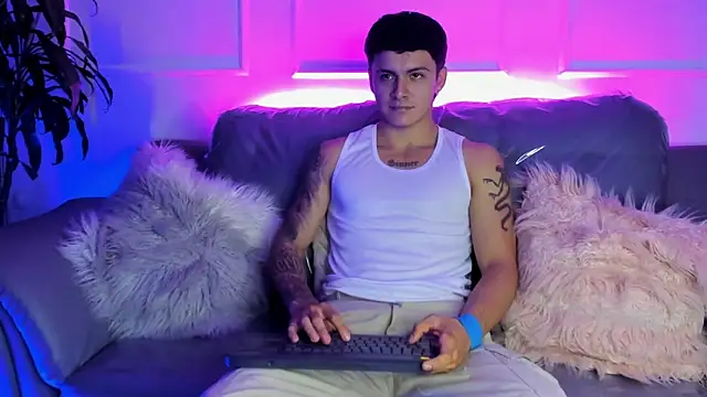 Leo santoro online show from February 26, 2026, 1:54 pm