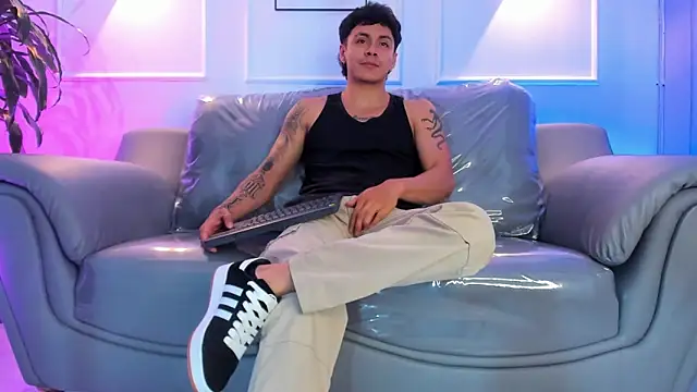 Leo santoro online show from March 25, 2026, 2:23 pm