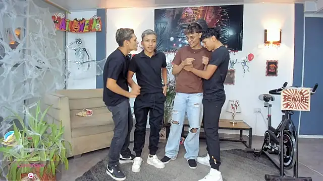 Bisexlifehot   online show from October 28, 2025, 11:07 pm