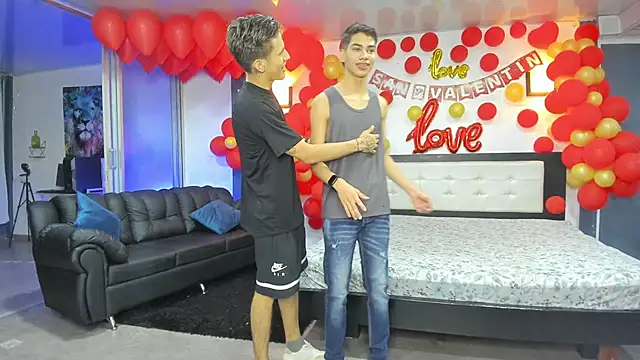 Bisexlifehot   online show from February 15, 2026, 11:01 pm