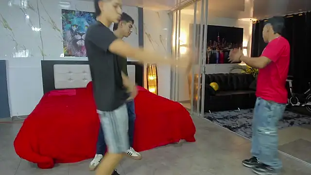 Bisexlifehot   online show from March 26, 2026, 11:10 pm