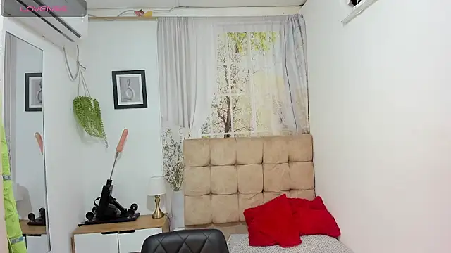 Vanessa Jenner online show from March 24, 2026, 1:32 am