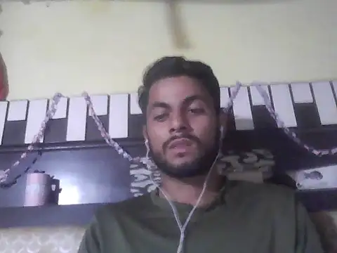 ursdreamperson online show from November 12, 2025, 8:48 am