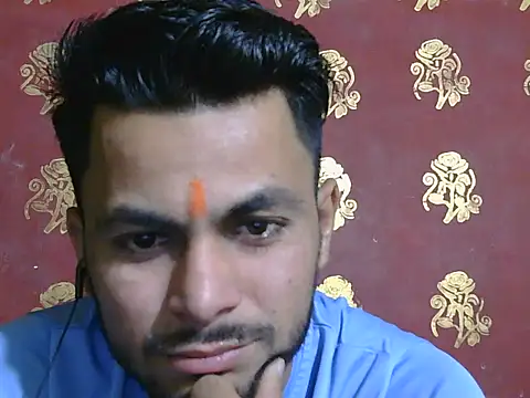 ursdreamperson online show from April 22, 2026, 2:58 am