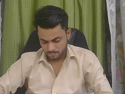 Snapshot of ursdreamperson chatting on July 23, 2026, 2:04 pm ursdreamperson online show from July 23, 2026, 2:04 pm