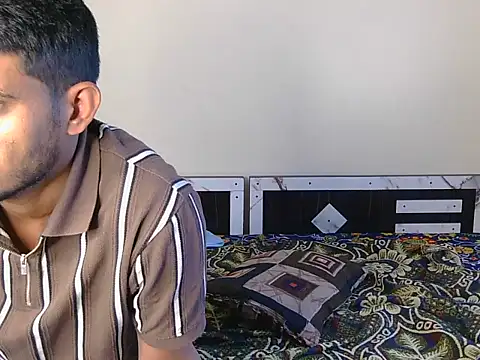 krishjaat43 online show from February 26, 2026, 6:23 am