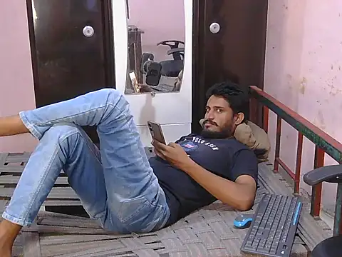 krishjaat43 online show from April 12, 2026, 3:50 pm