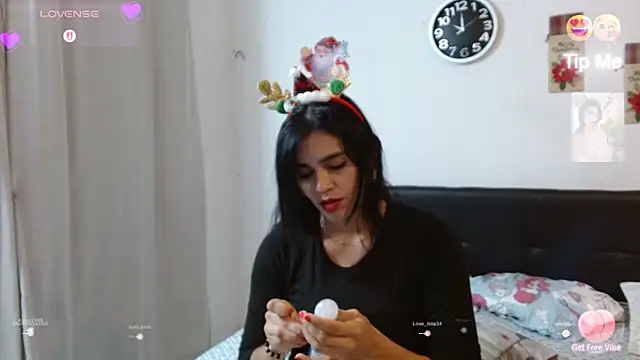 angelly  kate online show from December 17, 2025, 3:01 am