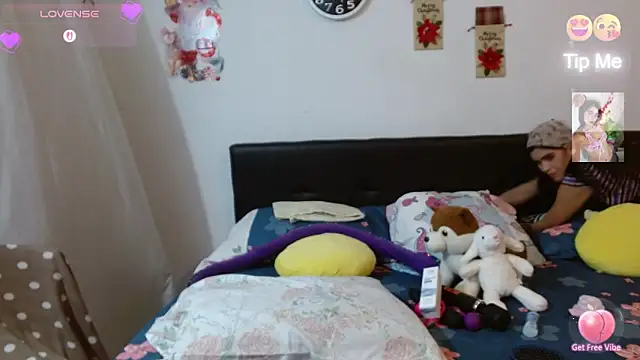 angelly  kate online show from December 19, 2025, 2:29 am