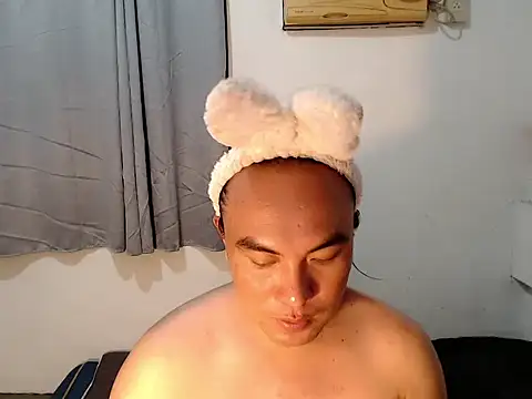 asianayumi online show from April 1, 2026, 1:41 pm