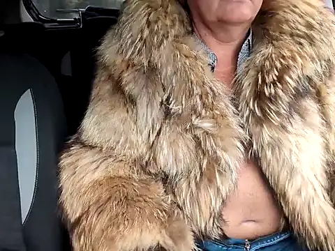 furgamer44 online show from September 26, 2025, 8:18 am