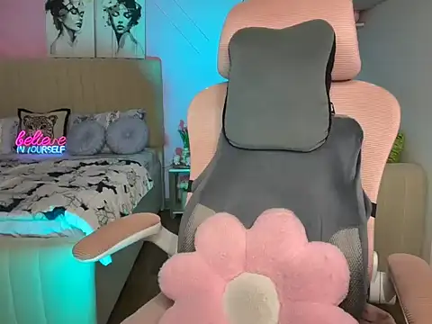 Hot vibes143 online show from September 29, 2025, 6:57 pm